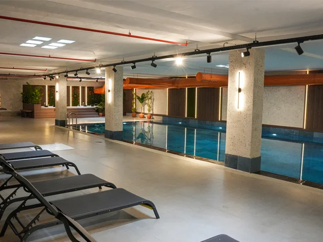 Kapalı Yüzme Havuzu & Spa